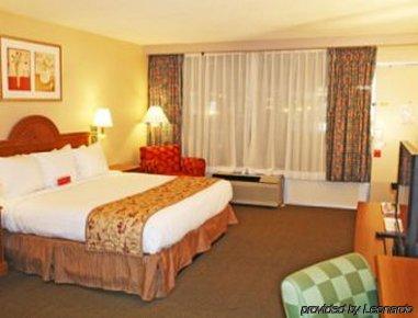 Ramada By Wyndham Asheville / Biltmore West Екстер'єр фото